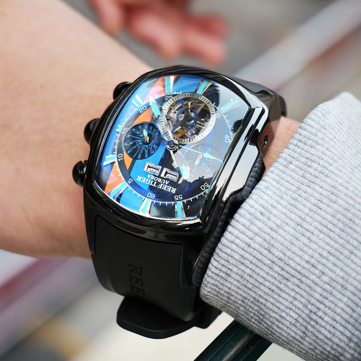 Reef Tiger Men's Tank-track Black Case Sport Watches